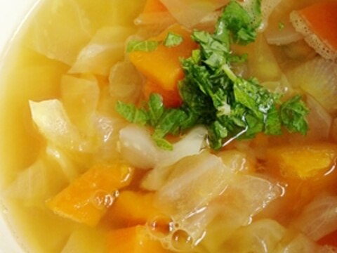 甘い有機野菜のシンプルスープ